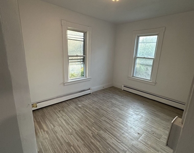 1036 Maplewood Avenue - Photo Thumbnail 4