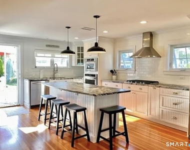 5 Knollwood Drive - Photo Thumbnail 2