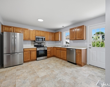 1 Union Avenue - Photo Thumbnail 6