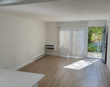 38b Putnam Green - Photo Thumbnail 9