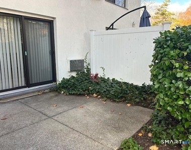 38b Putnam Green - Photo Thumbnail 15