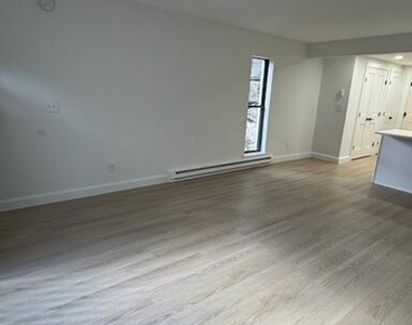 38b Putnam Green - Photo Thumbnail 11