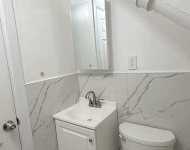 466 Hollister Avenue - Photo Thumbnail 7
