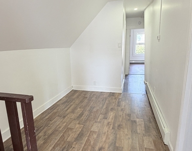 466 Hollister Avenue - Photo Thumbnail 5