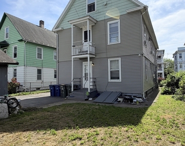 466 Hollister Avenue - Photo Thumbnail 9