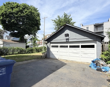 466 Hollister Avenue - Photo Thumbnail 8
