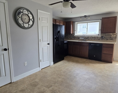 1081 New Haven Road - Photo Thumbnail 12