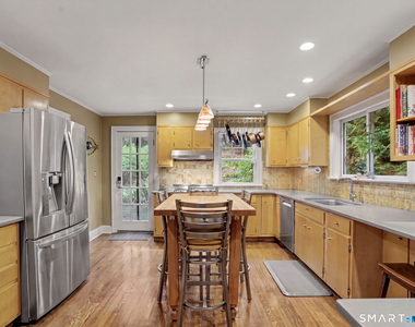 46 Valleywood Road - Photo Thumbnail 8