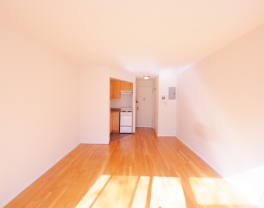 434 East 84th Street - Photo Thumbnail 3
