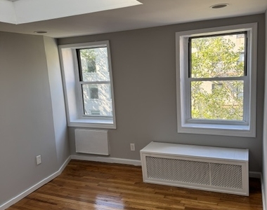 354 East 19th Street - Photo Thumbnail 5