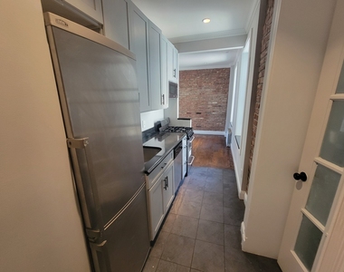 334 East 100th Street - Photo Thumbnail 3