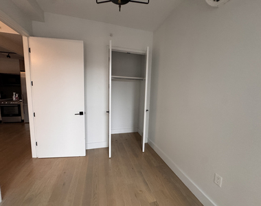 885 Rogers Avenue - Photo Thumbnail 3