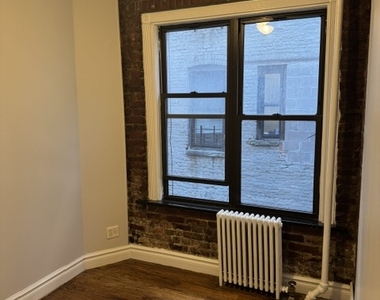 416 East 13th Street - Photo Thumbnail 8