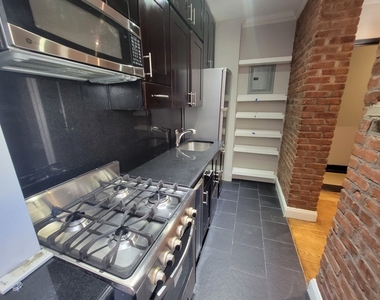 334 East 100th Street - Photo Thumbnail 5