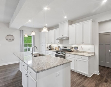 109 Marquis Drive - Photo Thumbnail 9