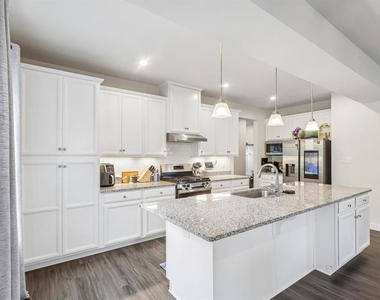 109 Marquis Drive - Photo Thumbnail 8