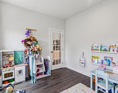 109 Marquis Drive - Photo Thumbnail 14
