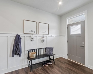 109 Marquis Drive - Photo Thumbnail 3