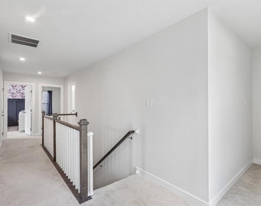 109 Marquis Drive - Photo Thumbnail 16