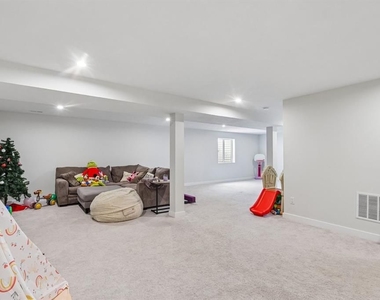 109 Marquis Drive - Photo Thumbnail 35