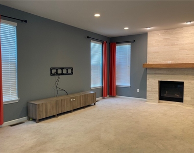 2379 Wheatland Cir - Photo Thumbnail 10