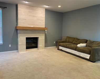 2379 Wheatland Cir - Photo Thumbnail 9