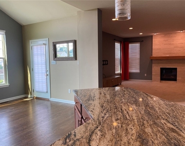2379 Wheatland Cir - Photo Thumbnail 8