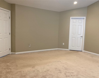 2379 Wheatland Cir - Photo Thumbnail 17