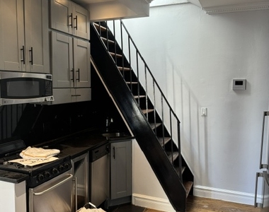 416 East 13th Street - Photo Thumbnail 2