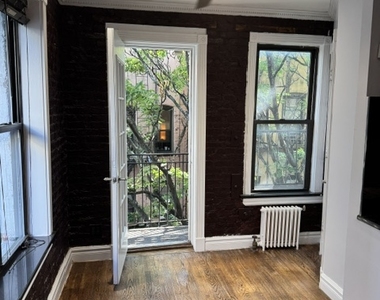416 East 13th Street - Photo Thumbnail 4
