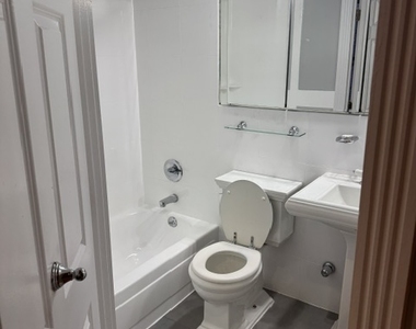 202 East 13th Street - Photo Thumbnail 15