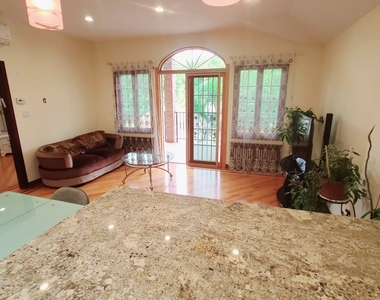 64-47 Dieterle Crescent - Photo Thumbnail 5