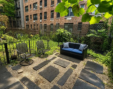  89th Street - Photo Thumbnail 4