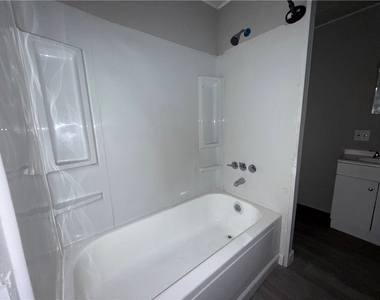 4 Lake Unit #2 Avenue - Photo Thumbnail 8
