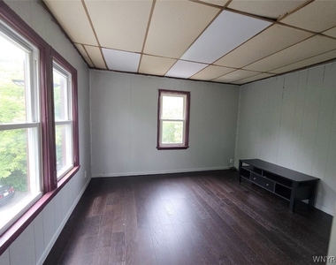 1037 Walden Avenue - Photo Thumbnail 3