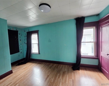 1037 Walden Avenue - Photo Thumbnail 9