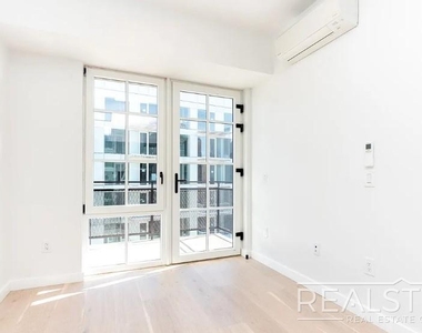 37-25 32nd Street - Photo Thumbnail 3