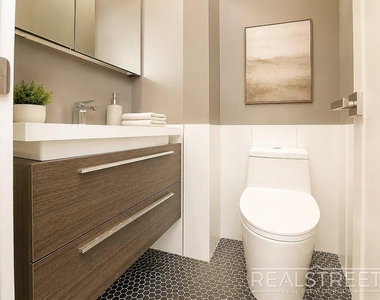 105 Weirfield St - Photo Thumbnail 9