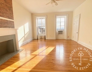 143 Montague Street - Photo Thumbnail 4