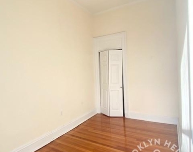 143 Montague Street - Photo Thumbnail 9