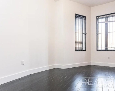 1066 Putnam Ave - Photo Thumbnail 4