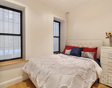 63 Montague Street - Photo Thumbnail 8