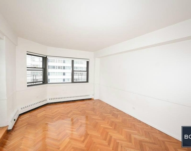 East 69th Street - Photo Thumbnail 13