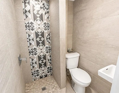 1285 Jefferson Avenue - Photo Thumbnail 4