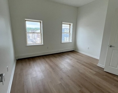 403 S Main St - Unit 302 - Photo Thumbnail 4