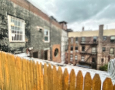 West Broadway/Houston - Photo Thumbnail 11