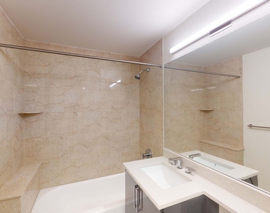10 Hanover Square - Photo Thumbnail 3