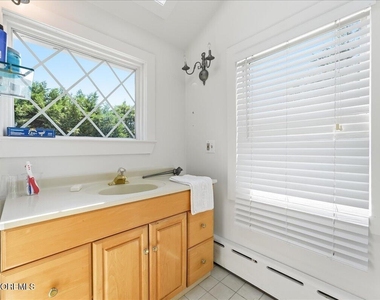496 W Park Avenue - Photo Thumbnail 19
