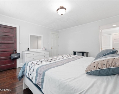 496 W Park Avenue - Photo Thumbnail 24