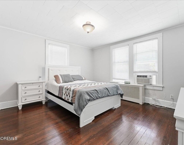 496 W Park Avenue - Photo Thumbnail 18